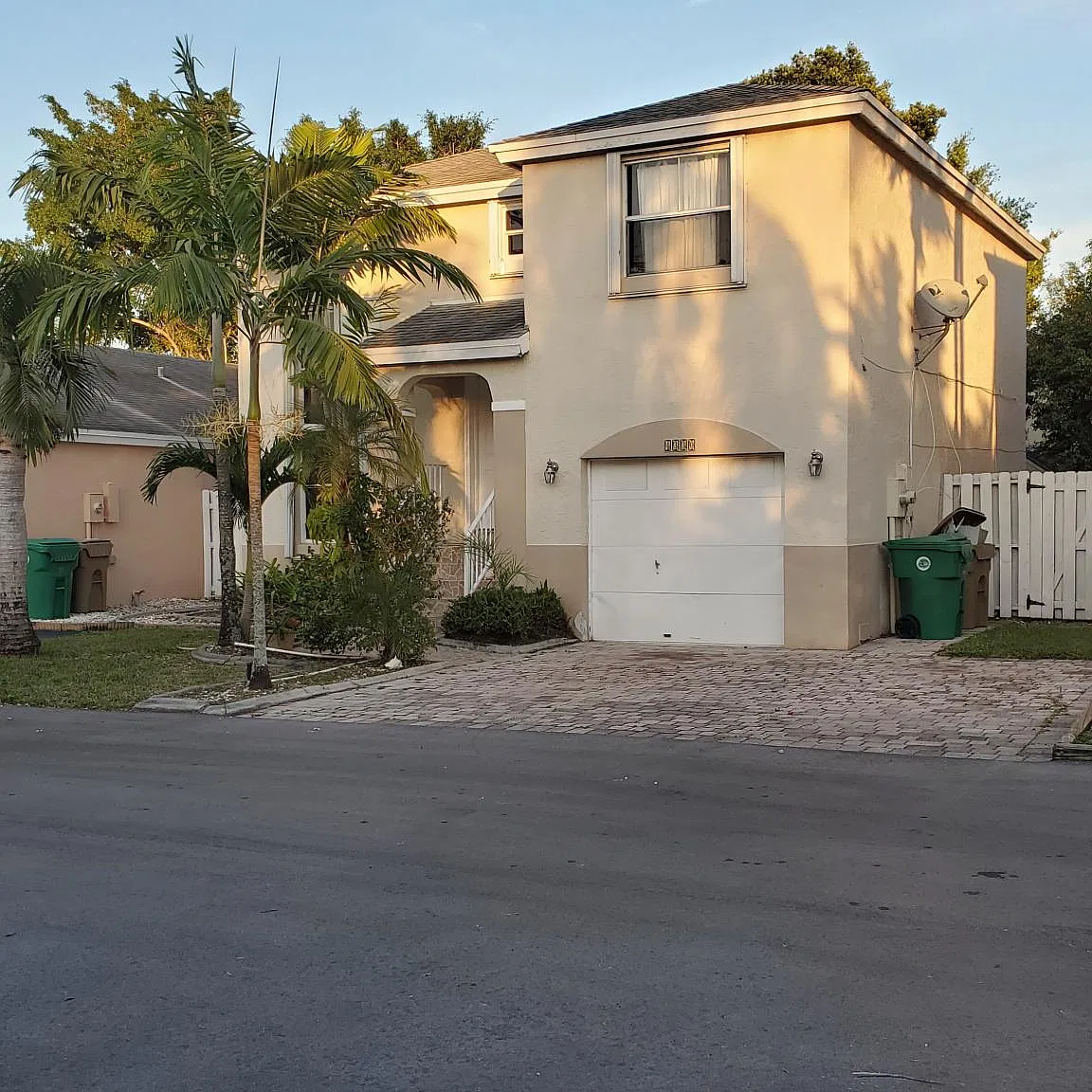 3 bed, 2.5 bath, 1357 sqft, $3,250 — Photo 1