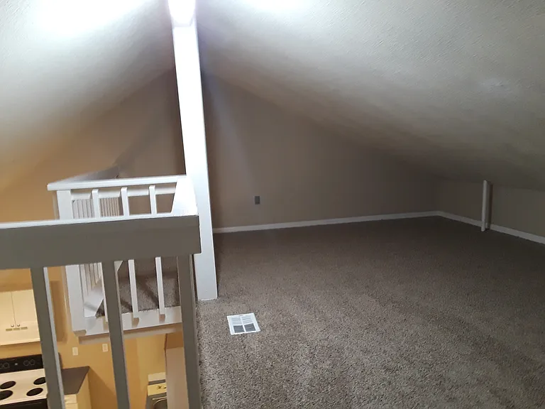 102 Jones Ave #D — Photo 8