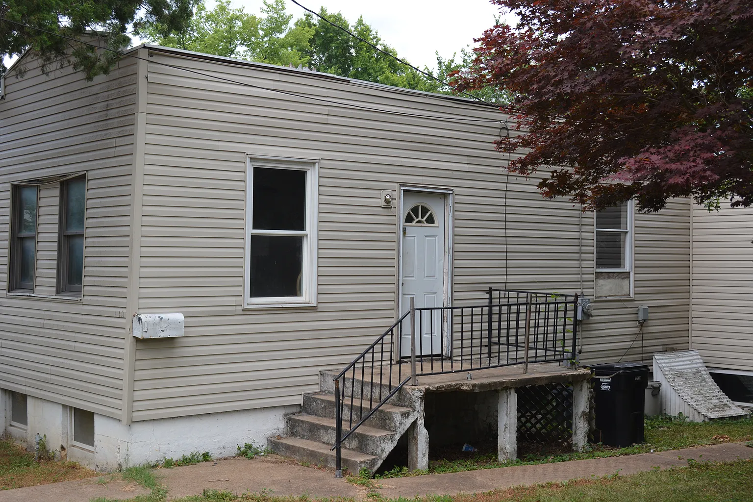 830 Wachtel Ave photo 1