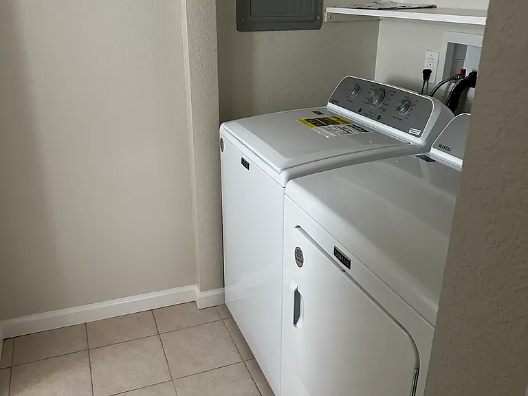 811 Magellan Ln — Photo 12