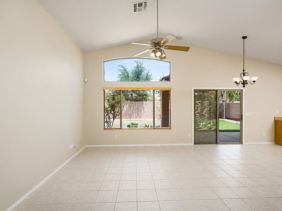 5th image of 284 W Oriole Way