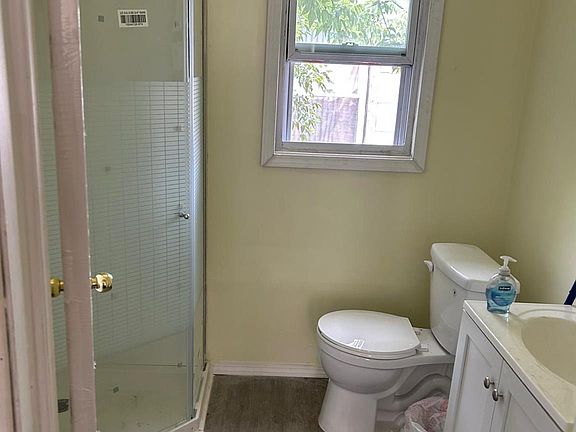 2nd image of 17459 Goddard St