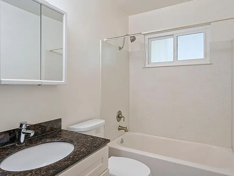 Manchester Apartments — Photo 2
