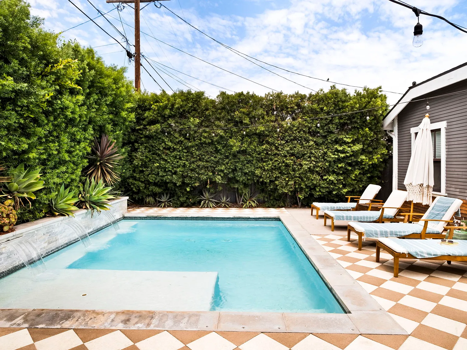 4 bed, 2000 sqft, $12,499 — Photo 1