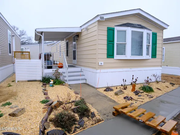 19 Avenue B, Hazlet, NJ 07734