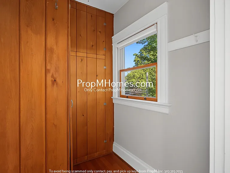 2233 SE Taylor St — Photo 11