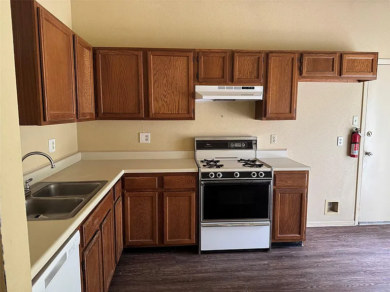 10014 Sand Pass Ln — Photo 8
