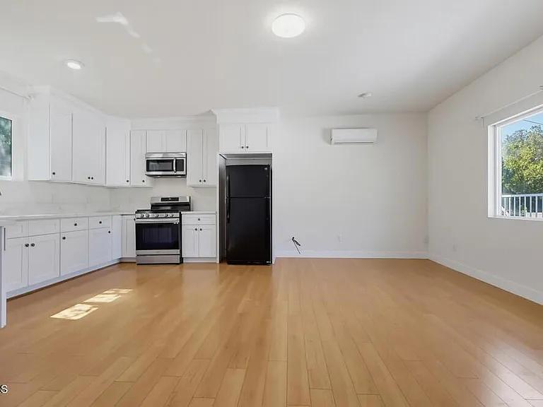 416 Sinclair Ave #A — Photo 2