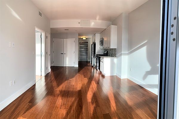 1st image of 23-36 31st Dr Penthouse B