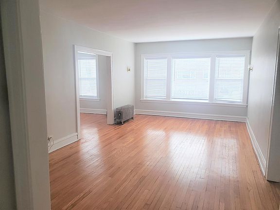 2nd image of 909 Washington St #919