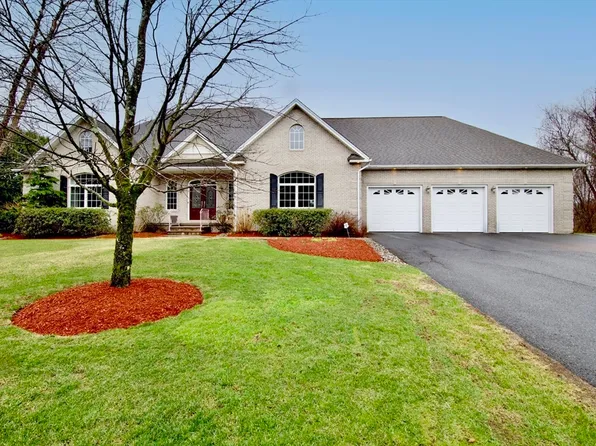 74 Knollwood Rd, Ludlow, MA 01056