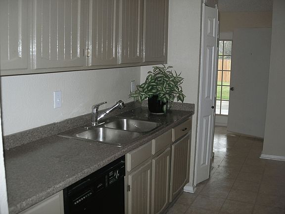 2nd image of 1228 Grinnel Dr