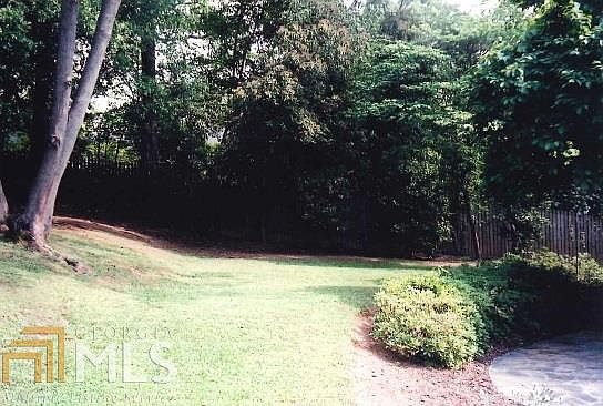 2nd image of 1094 Glenwood Dr