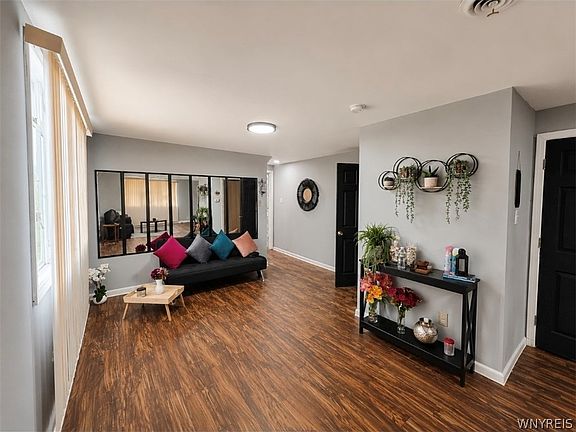 4th image of 71 Ashley St
