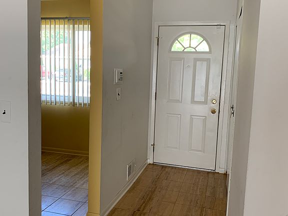 3rd image of 26485 Franklin Pointe Dr #1