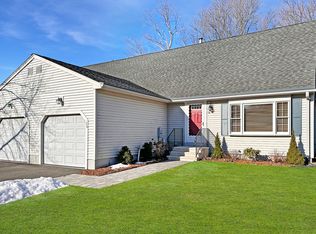 26 Deer Run Trl, Manchester, CT 06042