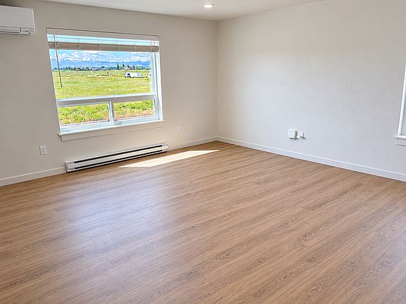 2nd image of 172 Brewers Blvd #203