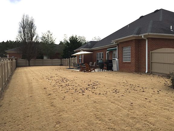3rd image of 2545 Audubon Ln SE