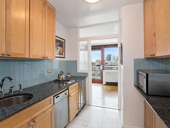 4th image of 474 48th Ave APT 14N
