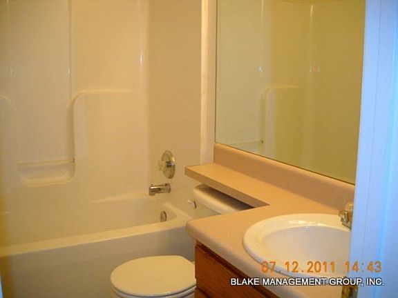 Full Hall Bath