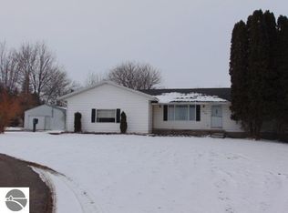 1315 N State Rd, Ithaca, MI 48847