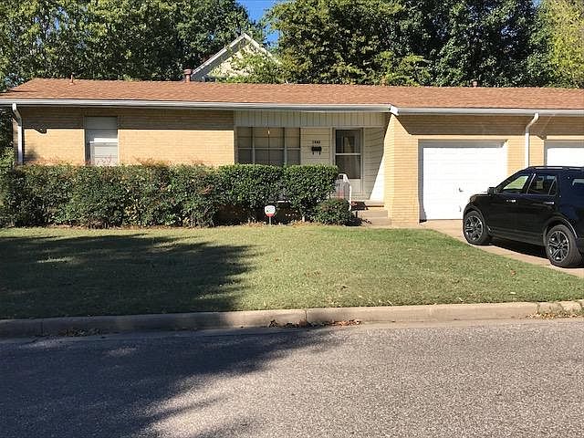 Front of 1442 S Knoxville
