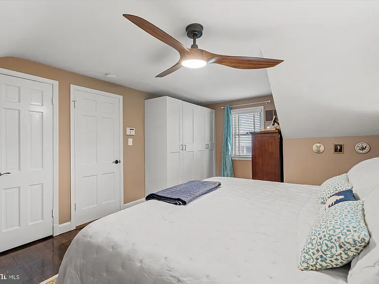 610 Crestwood Dr — Photo 23