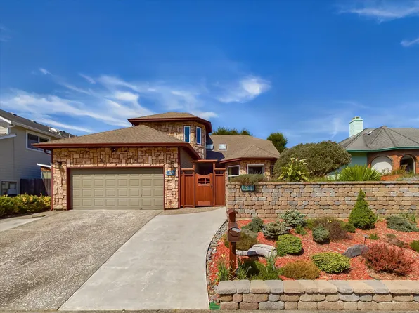 4971 Lundblade Dr, Eureka, CA 95503