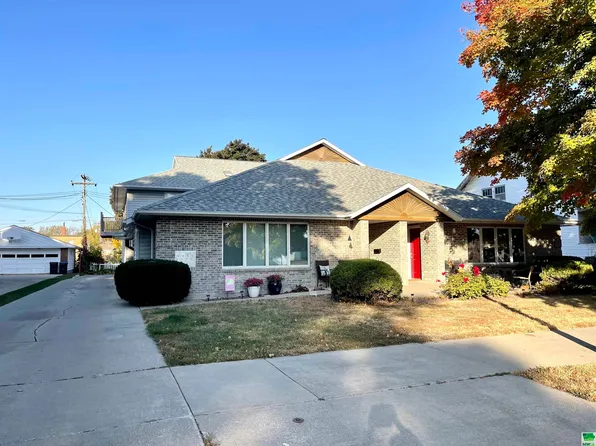 420 Lake Ave APT D, Storm Lake, IA 50588