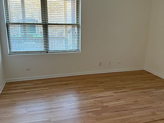 5th image of 4711 N Lawndale Ave