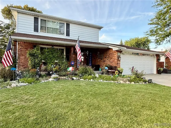 132 N Prince Dr, Depew, NY 14043