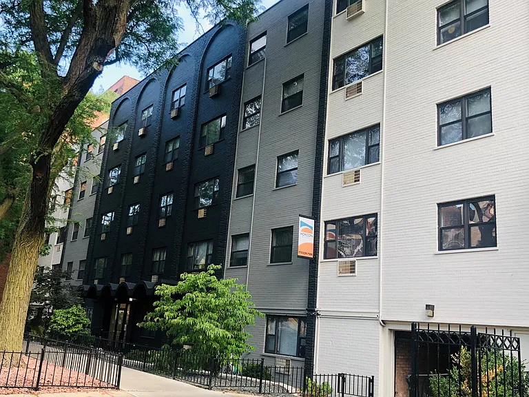 Oakdale Terrace - 525 W Oakdale Ave — Photo 17