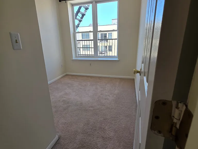 530 Monroe St #8 — Photo 8