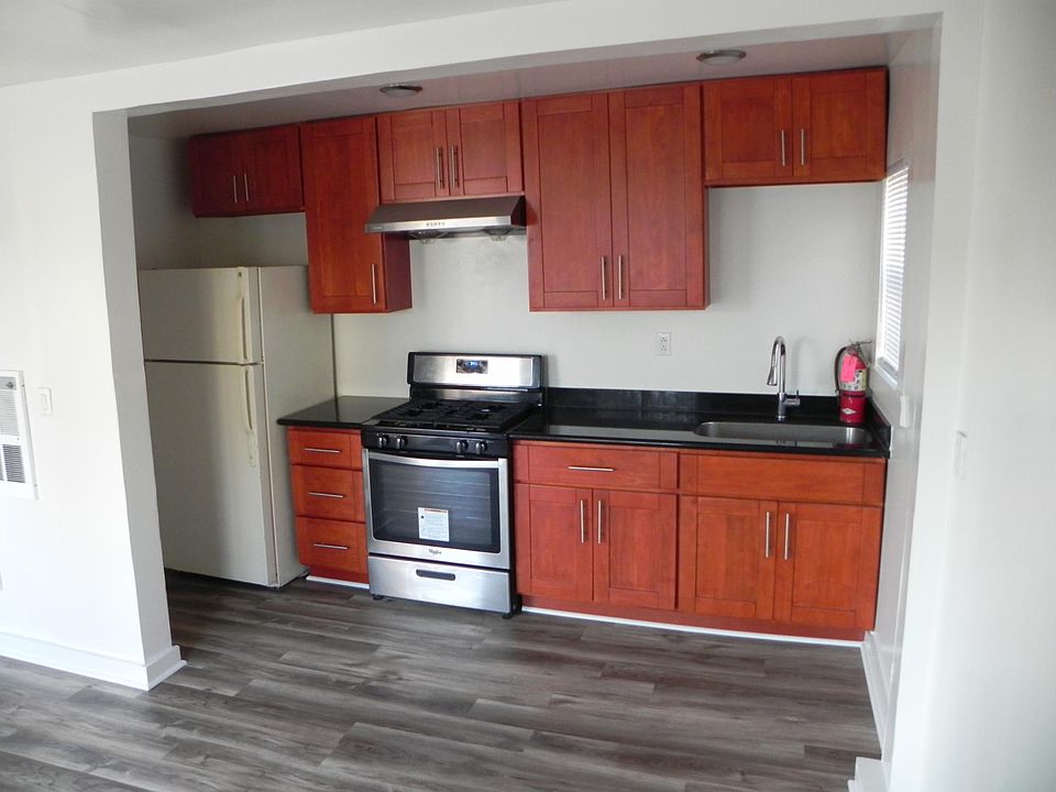 1st image of 760 6th Ave