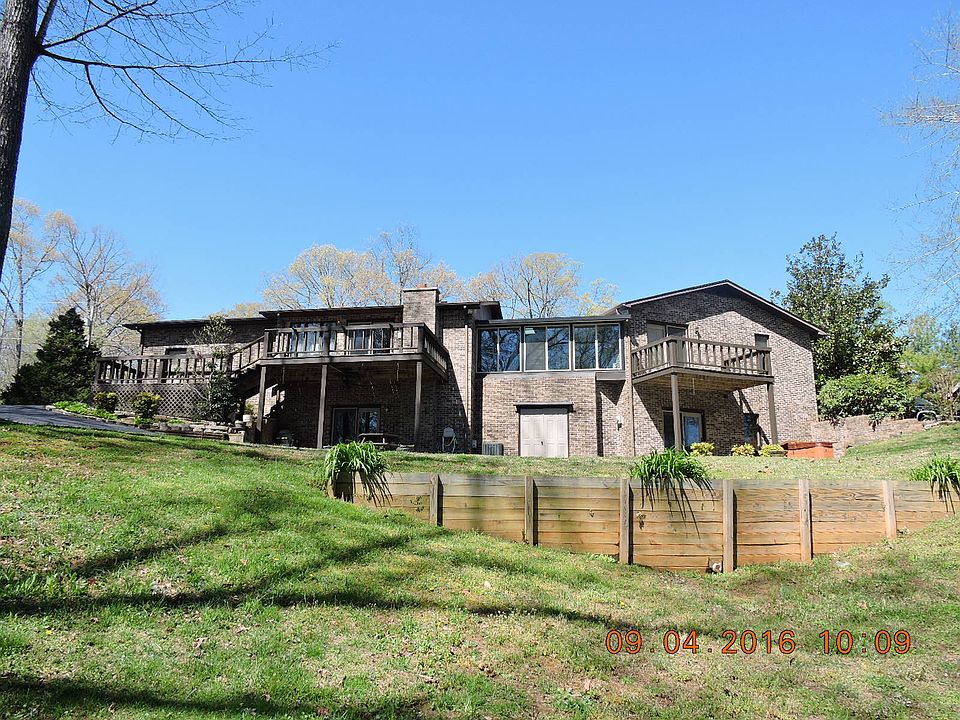 1st image of 215 Trotters Cir