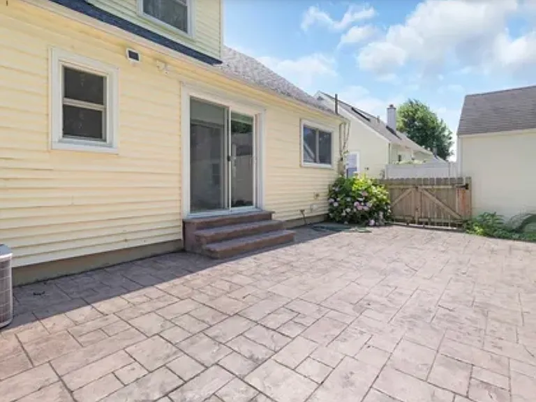 16 Wellington Rd — Photo 18