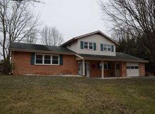 350 Summit Ridge Rd, Christiansburg, VA 24073