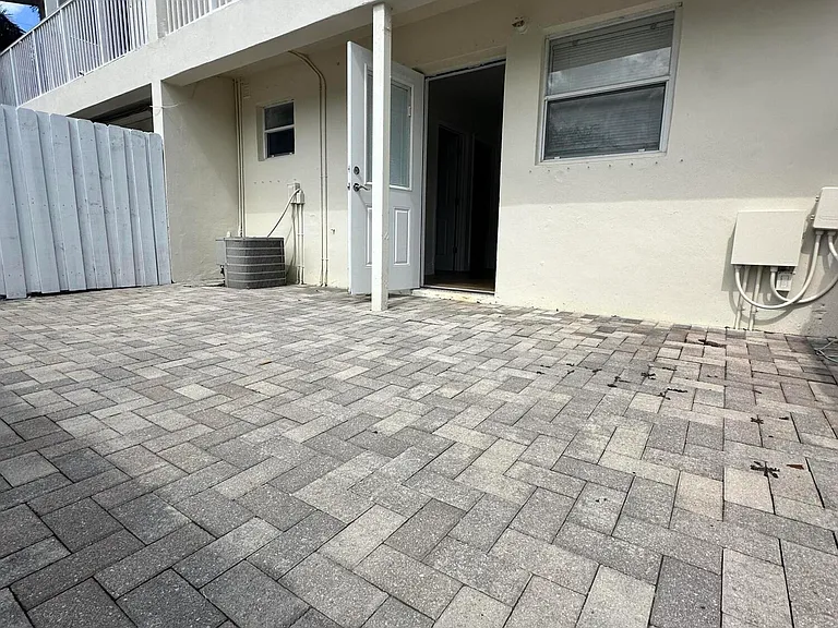 1501 NE 7th Ave #1 — Photo 10