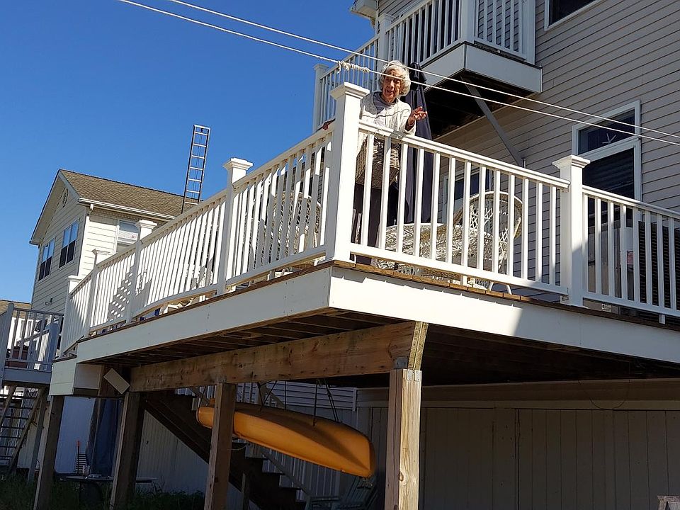 Front & Back IPE & Trademark decks are ideal for entertaining...