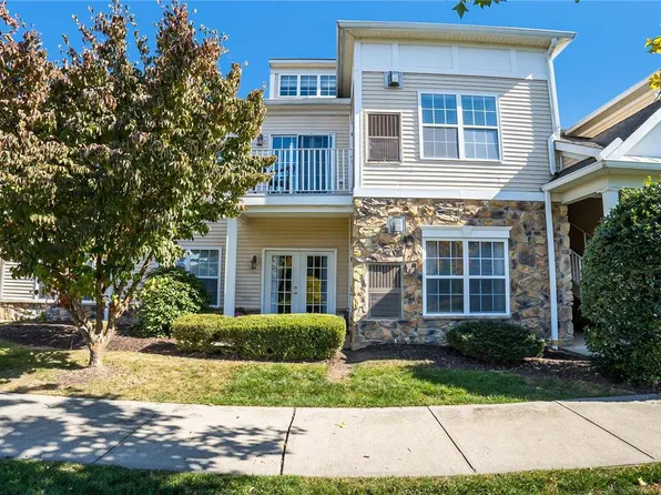 602 Prestwick Dr, Easton, PA 18042
