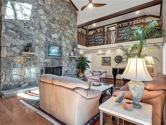 5th image of 4456 Ridgegate Dr