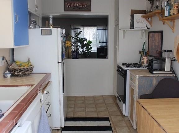 4th image of 4863 1/2 Santa Cruz Ave