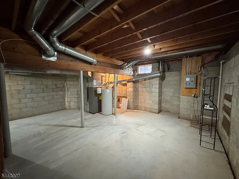 3811 Bloomingdale Dr — Photo 25
