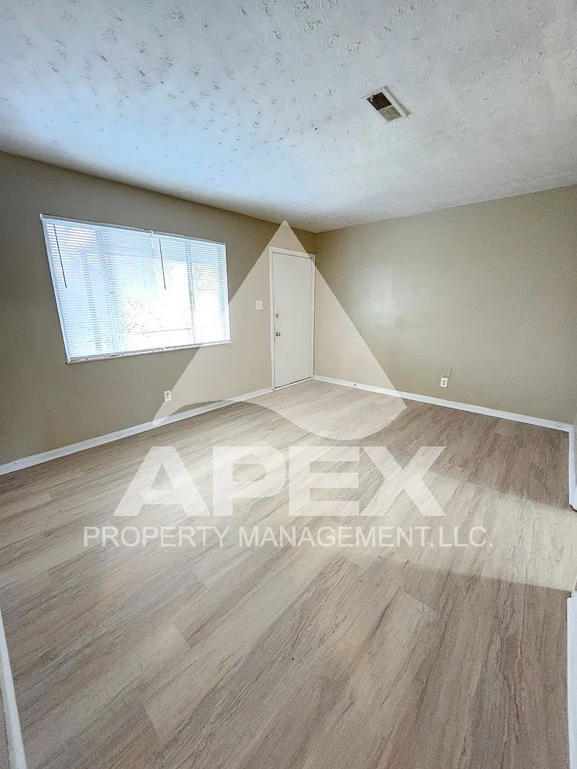 Springdale Apartments — Photo 4