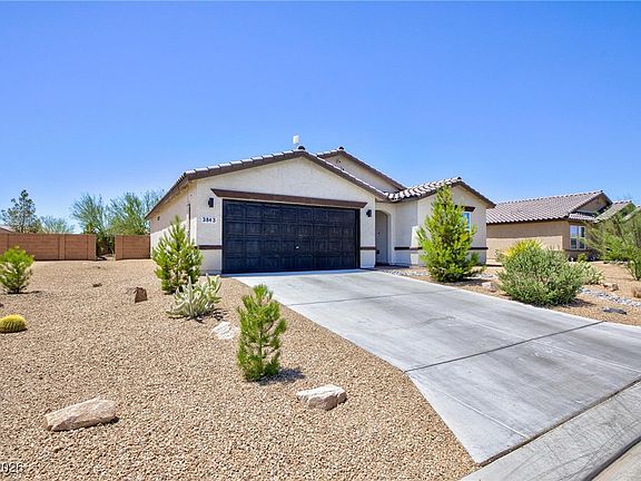 3rd image of 3843 E Gunnison Ave