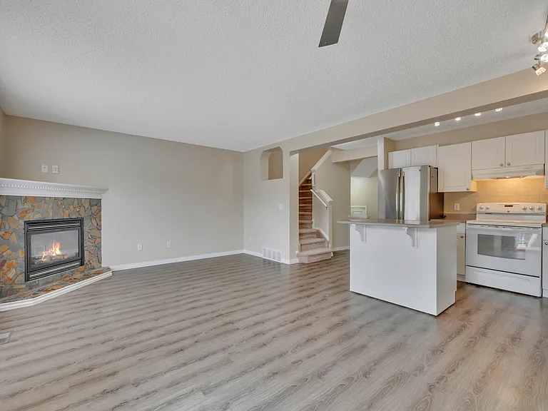 37 Vaughn Ave #37 — Photo 23