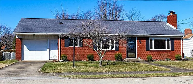 12 Mayflower Dr photo 1