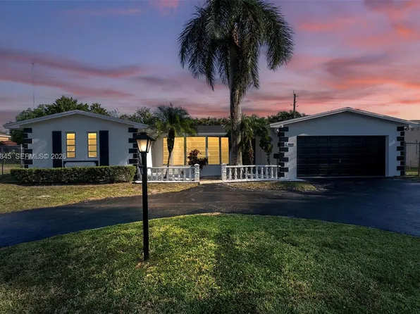 860 NW 207th St, Miami Gardens, FL 33169