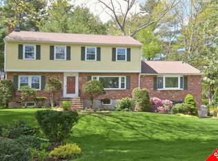 7 Gateway Ln, Beverly, MA 01915