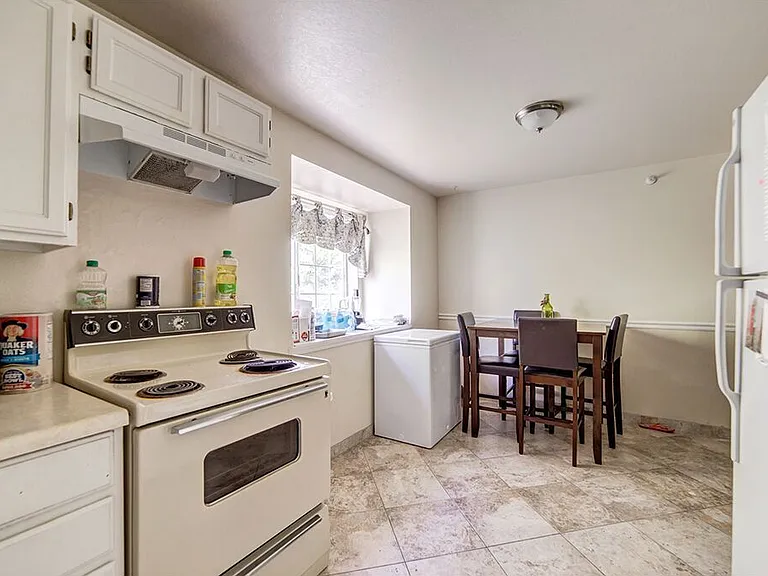 724 W 1720 N #102 — Photo 4